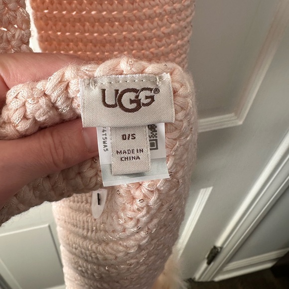 NWT Ugg Blush Knit Scarf with Pom Poms - Picture 4 of 7